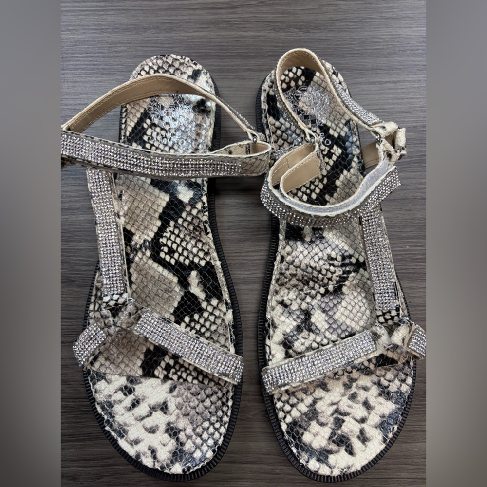 Vince Camuto Arabelem Snakeskin Sandals Women's 9.5 Casual Slip On Crystal Strap - Picture 2 of 6